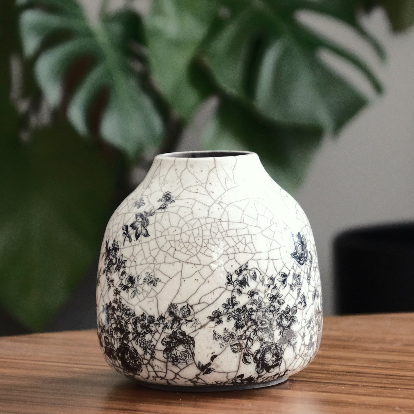 Wide Floral Vase Medium 1