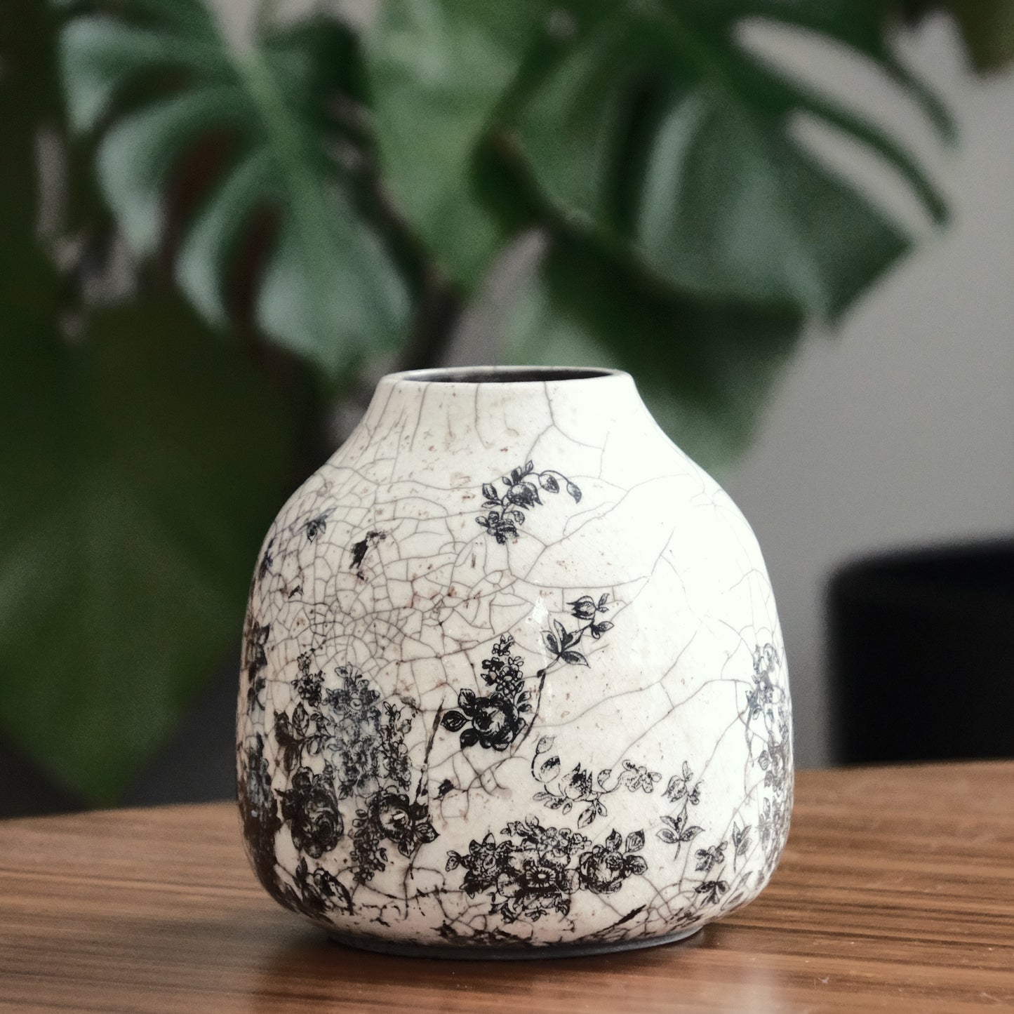 Wide Floral Vase Medium 1